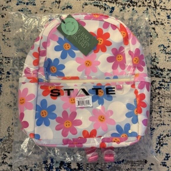 NEW NWT STATE BAGS RECYCLED POLYCANVAS KANE DAISIES KIDS TRAVEL DOUBLE POCKET - Picture 2 of 2
